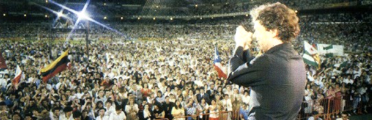 RAPHAEL en el Estadio Santiago Bernabéu